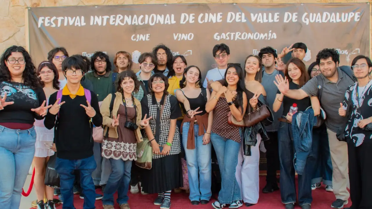RINDE HOMENAJE A LUIS VALDEZ EL III FESTIVAL INTERNACIONAL DE CINE DEL VALLE DE GUADALUPE